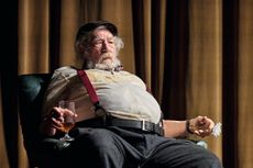 Ian McKellen as Falstaff in Player Kings. Credit: Manuel Harlan