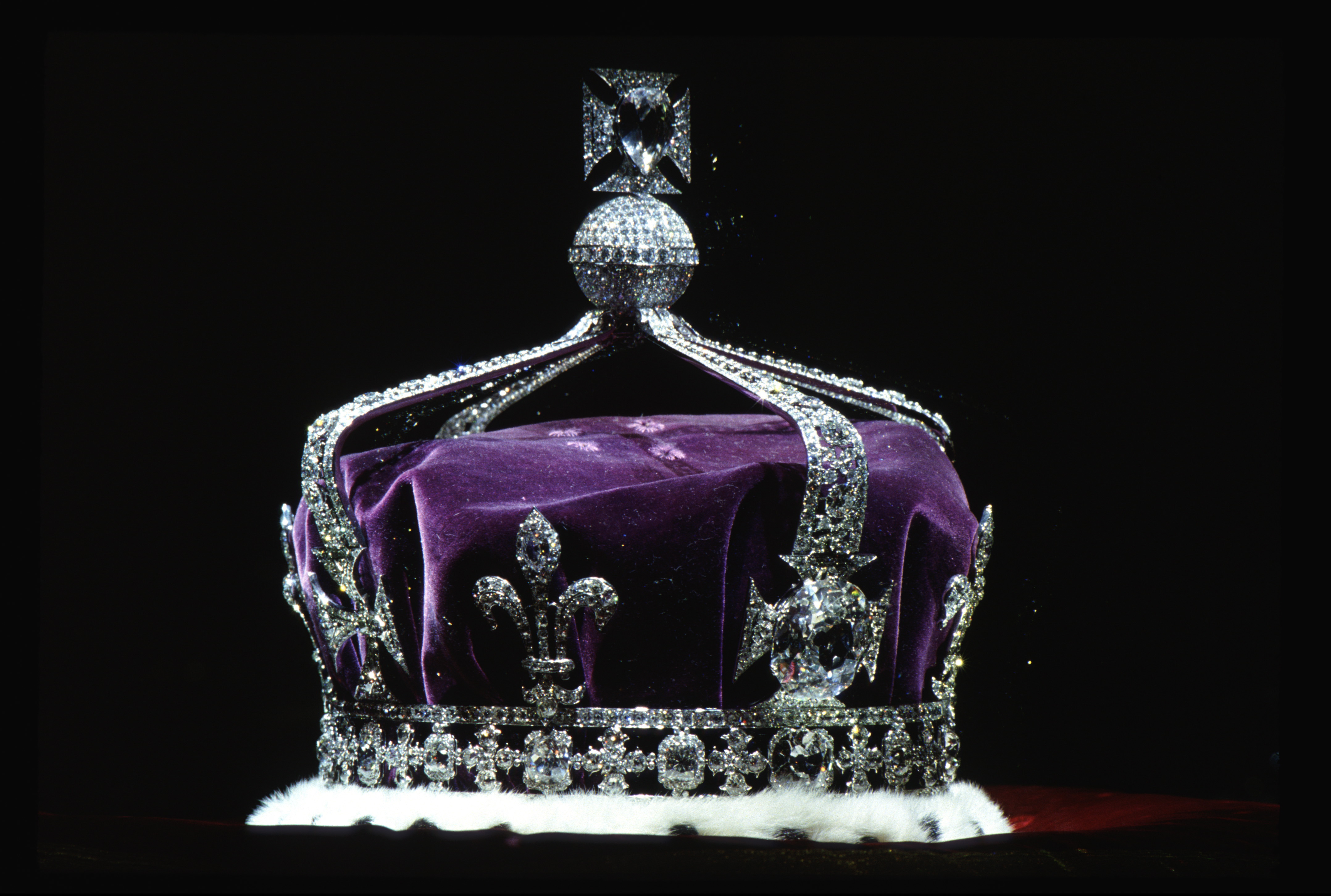 jewelry - Koh-i-Noor diamond on tiara