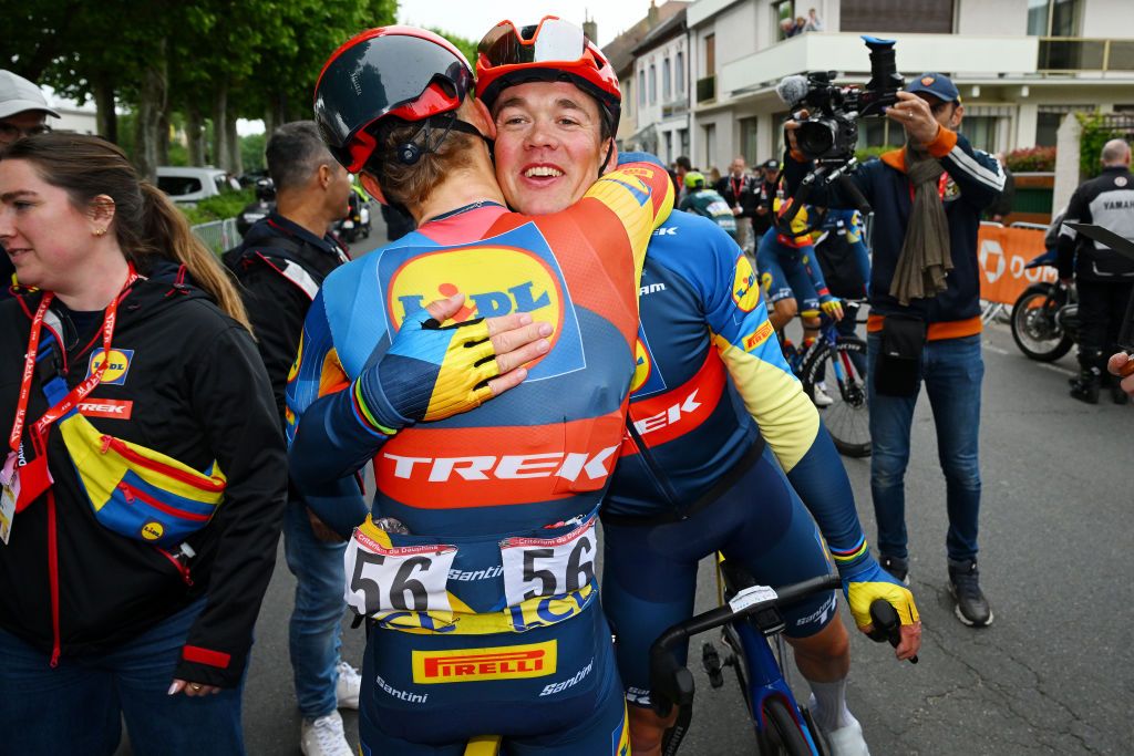 Riders at the end of Dauphine 2024 stage 1
