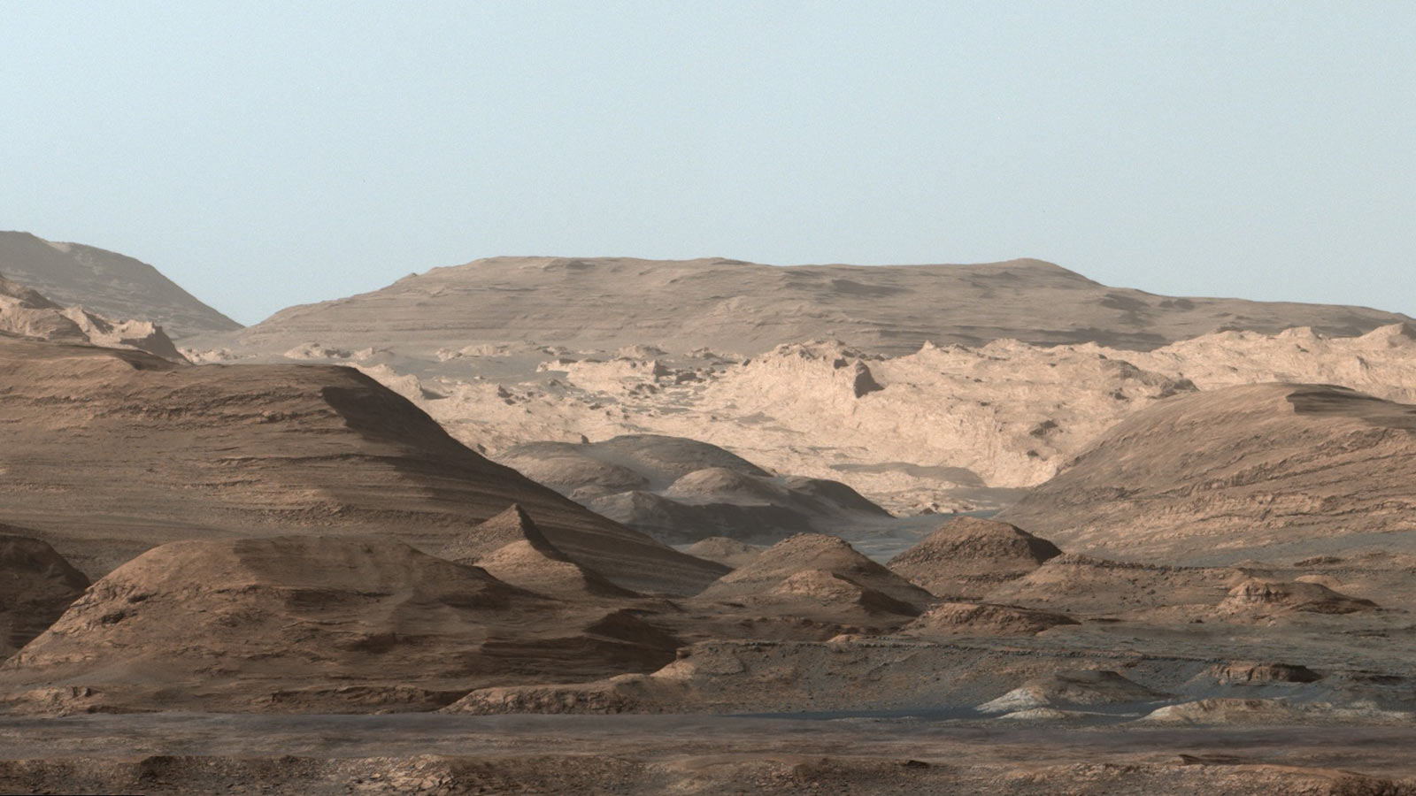 Widok na Mount Sharp na Marsie