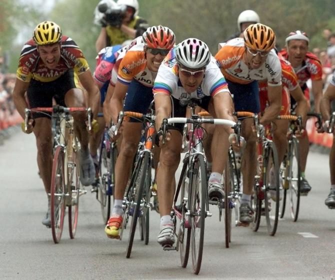 Erik Zabel won the Amstel Gold Race in 2000.
