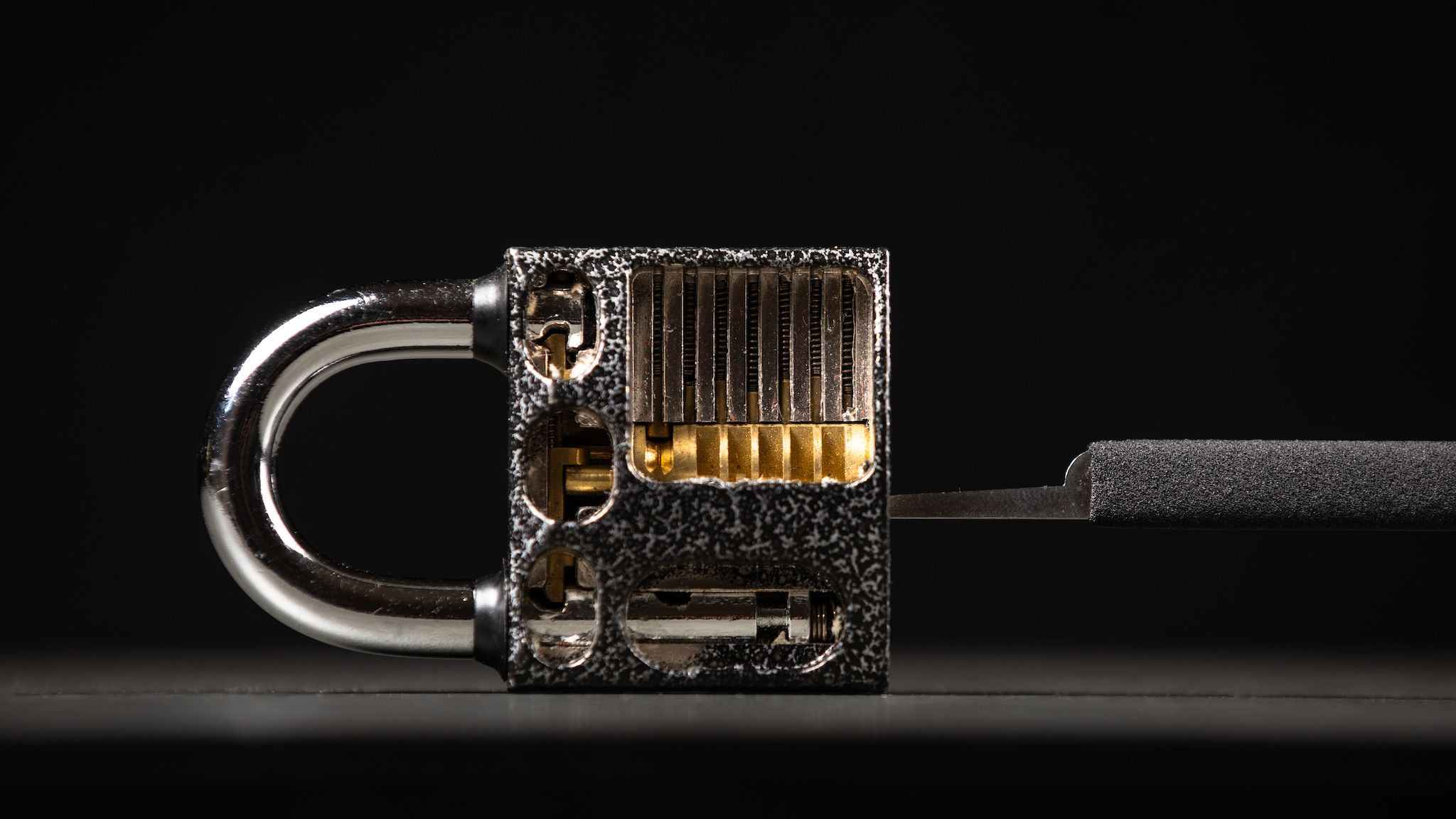 Devastating 'Dirty Frag' exploit leaks out, gives immediate root access on most Linux machines since 2017, no patches available, no warning given — Copy Fail-like vulnerability had its embargo broken