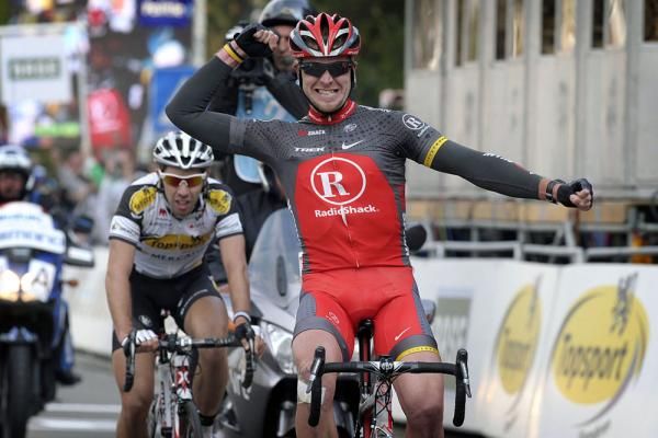 S&eacute;bastien Rosseler (RadioShack) pumps his fist at the finish
