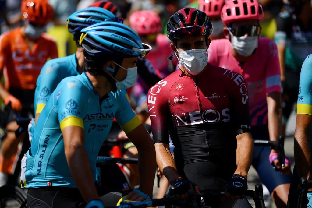 The riders at the Dauphine all wore masks at the start of stage 3