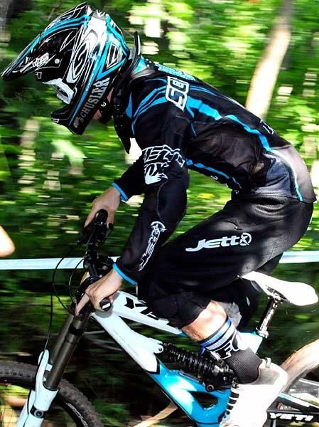 Joey Schusler (Yeti -Fox Shox) taking second place