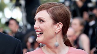 Julianne Moore mother of the bride hairstyle
