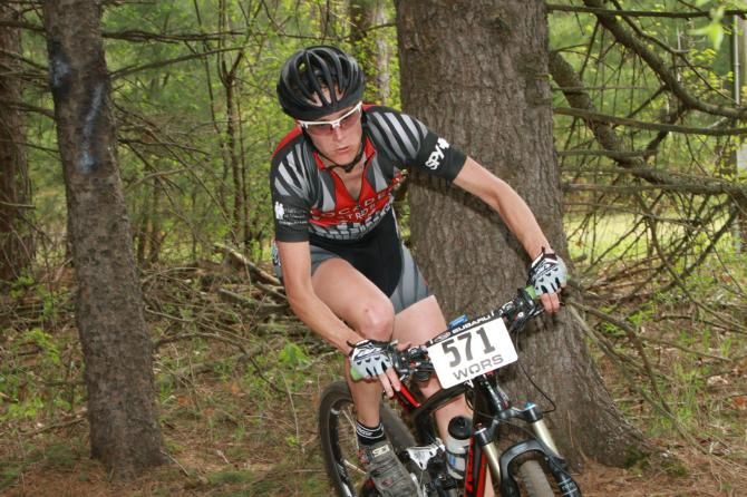 Lindesy Kriete (Velo Trocadero) moving up to 3rd position