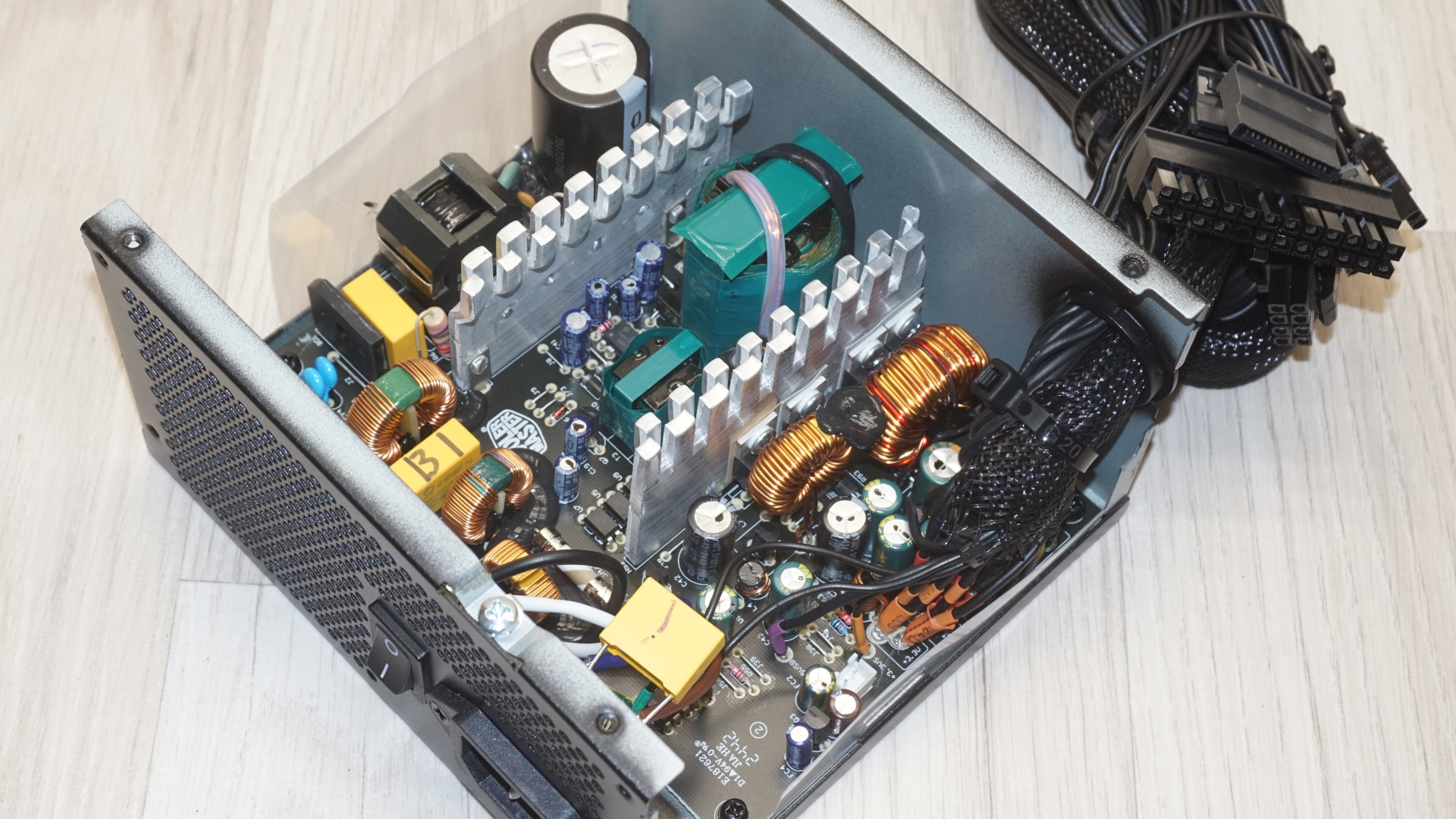 Cooler Master Elite NEX W600