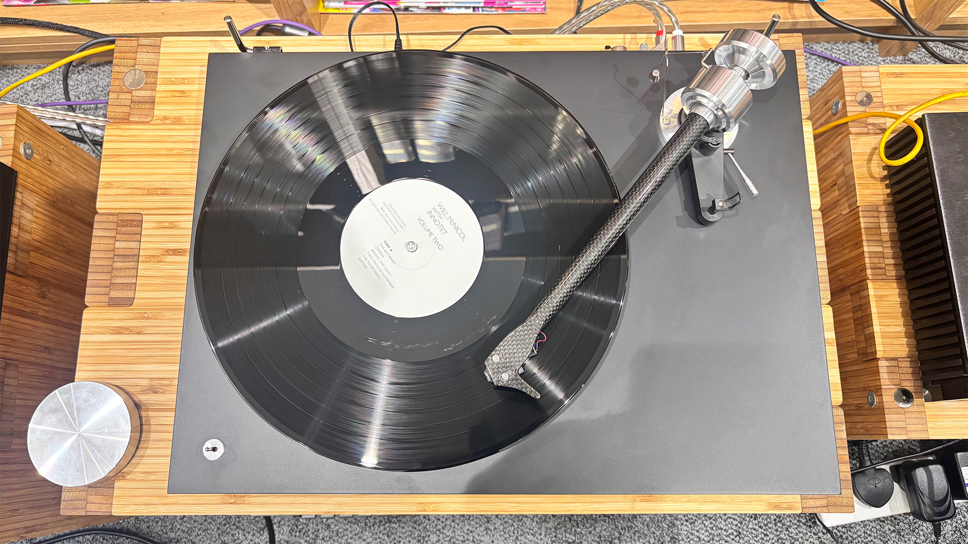 Pro-Ject Debut Reference 10 turntable