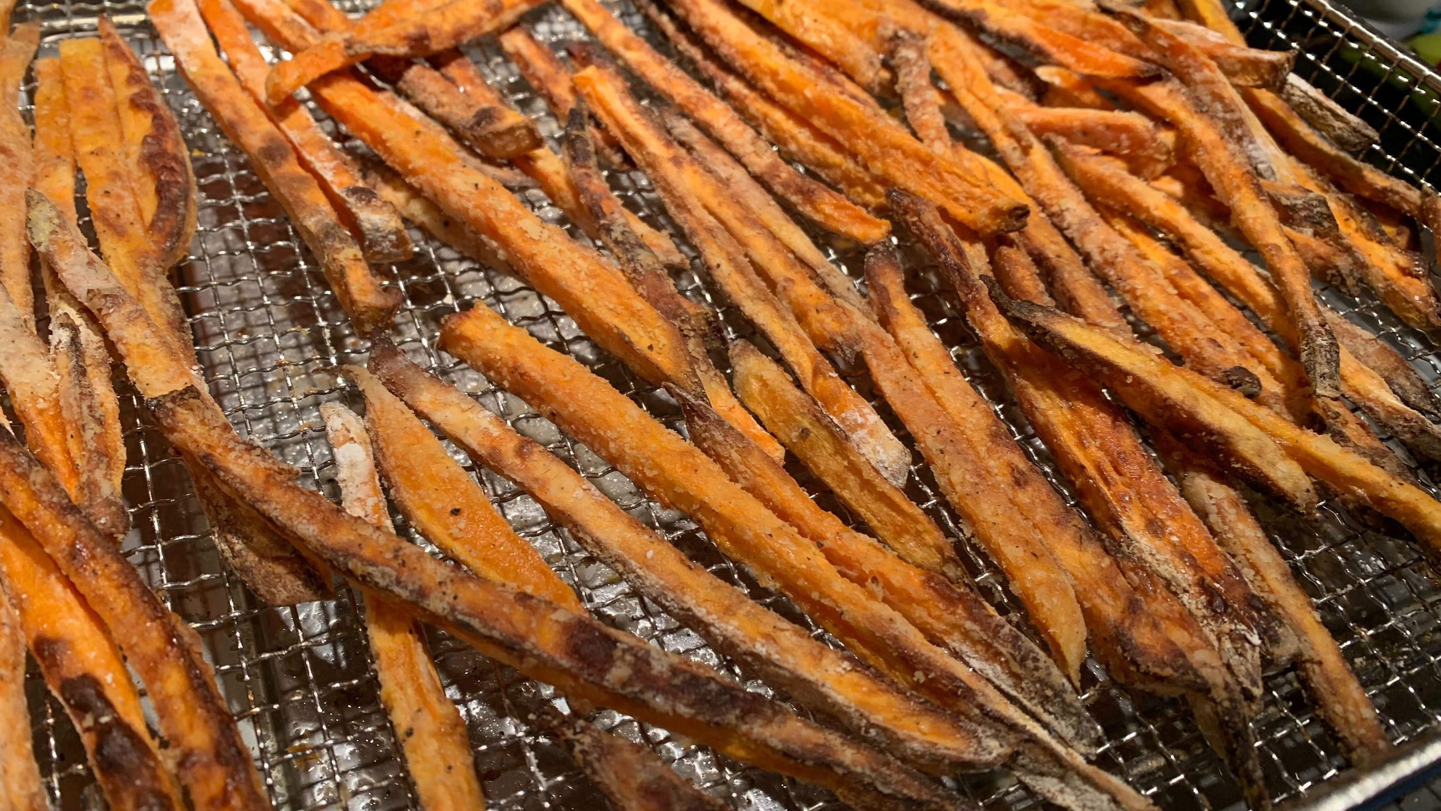 Cooking sweet potato fries in the Cuisinart Air Fryer Mini Oven