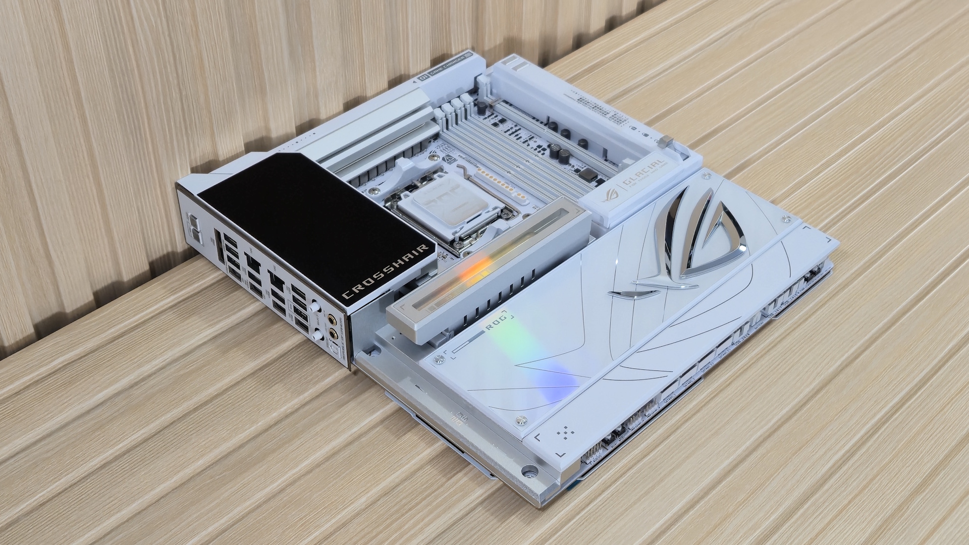 Asus ROG Crosshair X870E Glacial - Board images