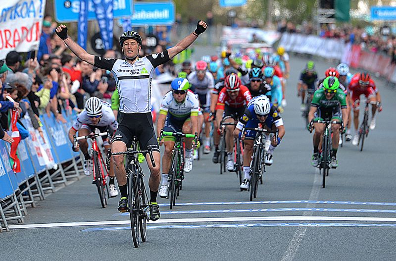 Simon Gerrans (Orica-GreenEdge) was a narrow second behind Cummings