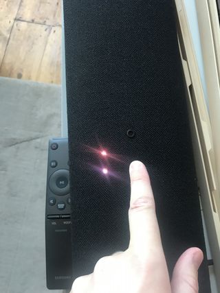 Samsung Soundbar HW-S60T lights displayed when adjusting the volume