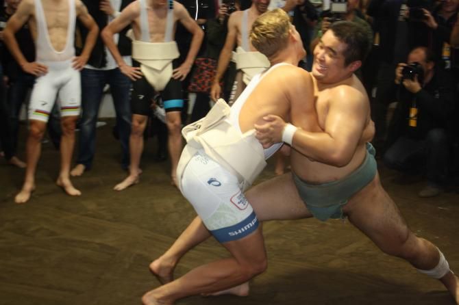 Marcel Kittel threw himself wholeheartedly into the sumo exhibition.