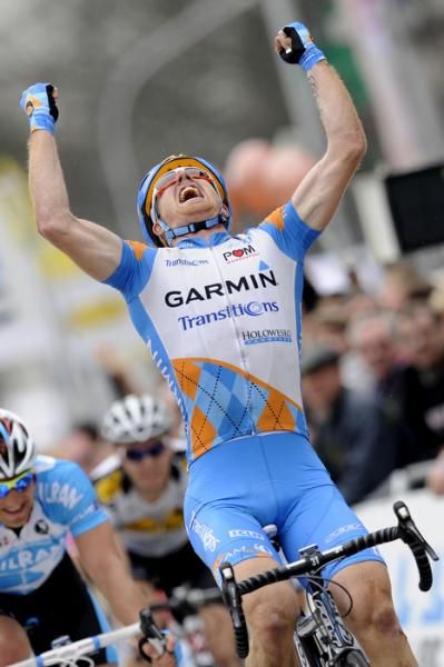 Tyler Farrar (Garmin-Transitions) tastes the joy of victory in the Scheldeprijs.