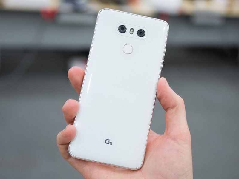 LG G6 in white