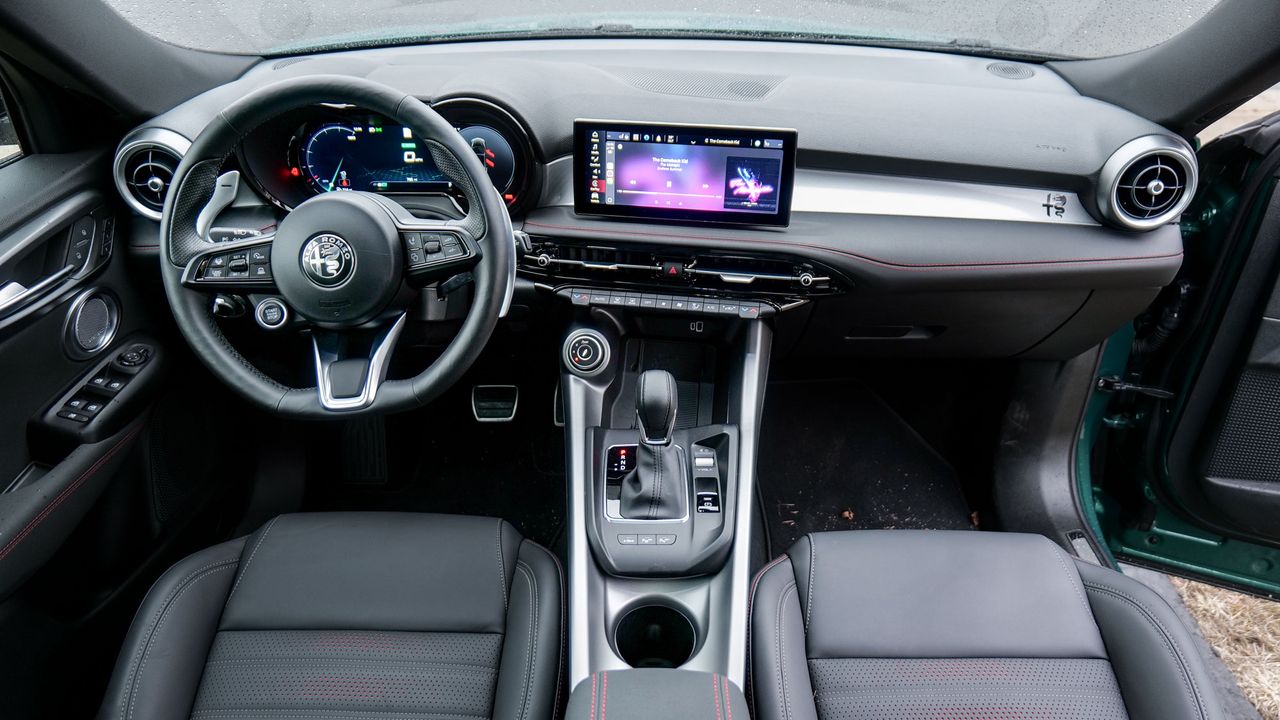 2024 Alfa Romeo Tonale Speciale test drive review.