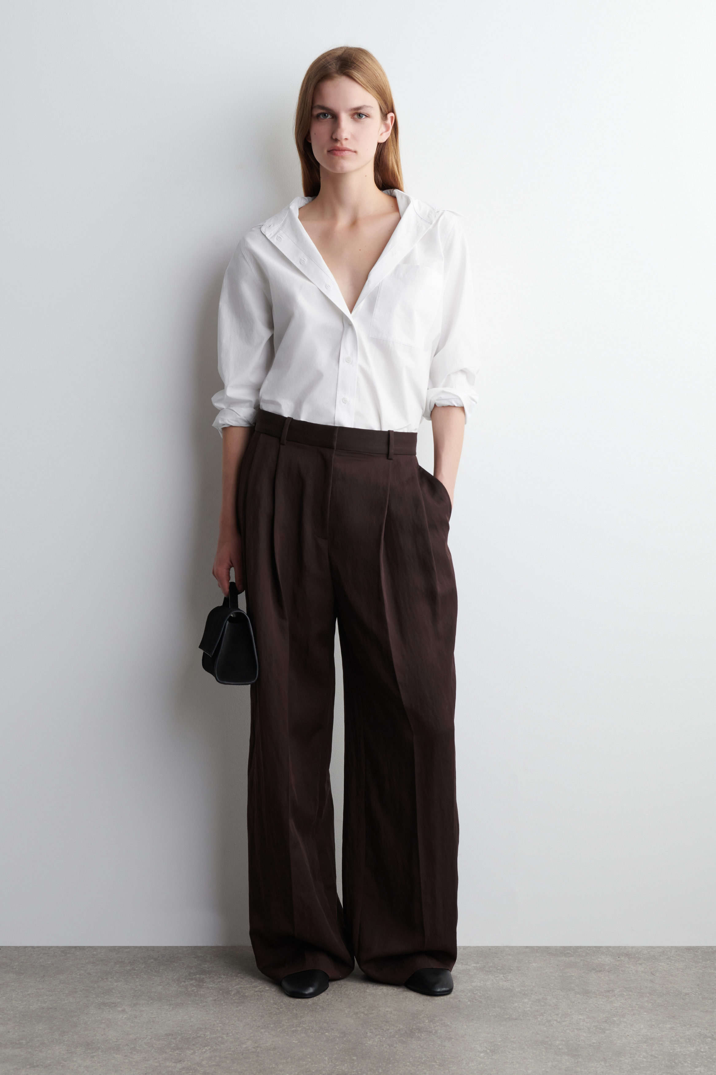 Relaxed Fluid Wide-Leg Trousers