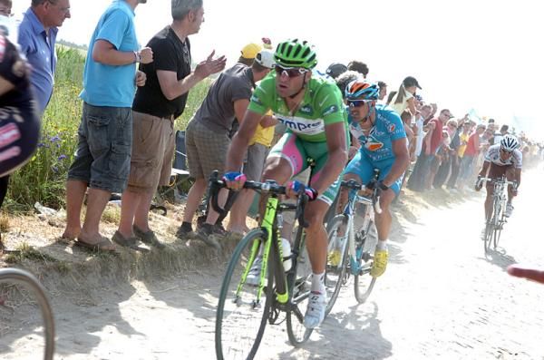 Alessandro Petacchi (Lampre - Farnese Vini) would surrender his green jersey to Hushovd at the end of the stage.