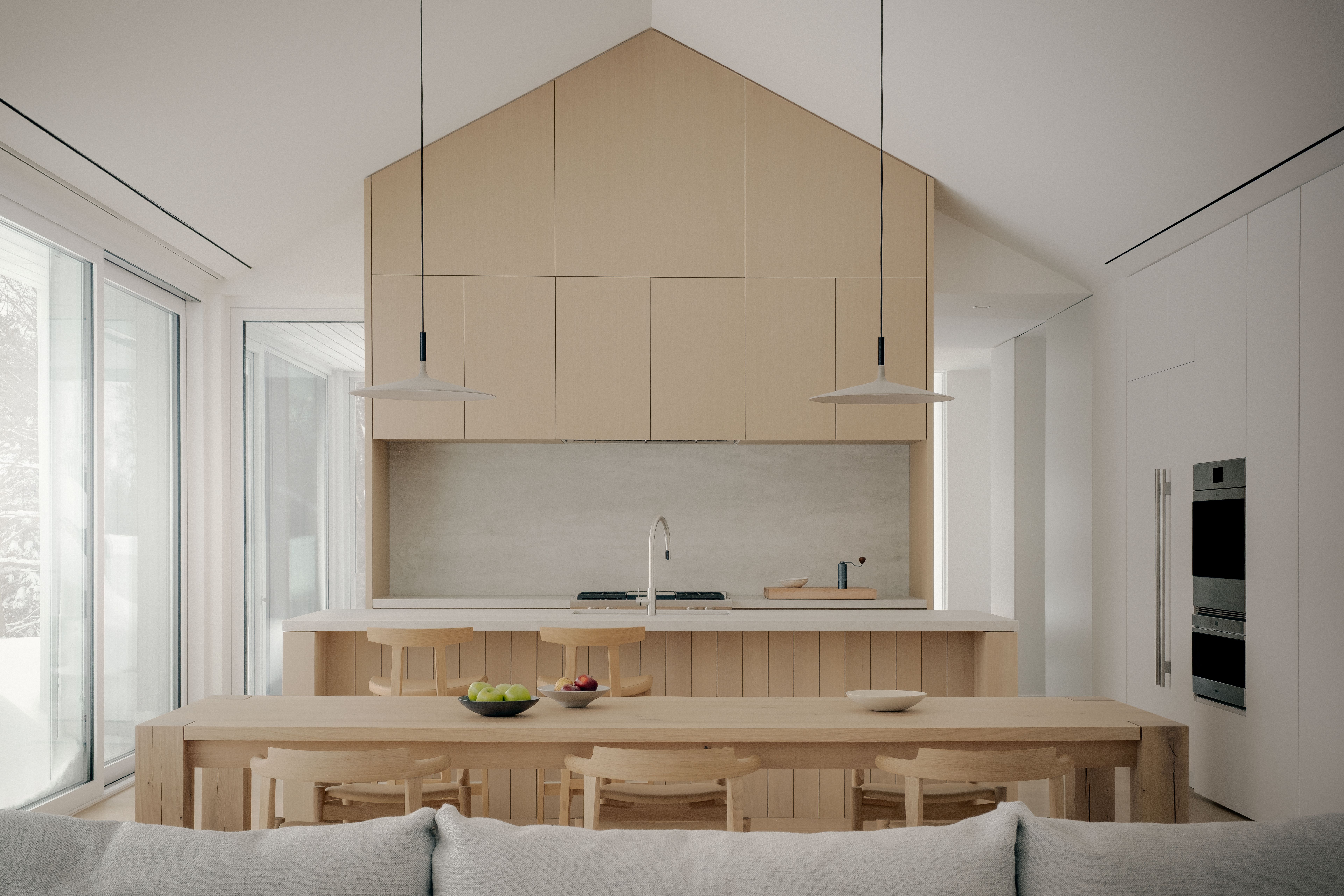 Timbertop house a cabin-like home in Ontario Canada
