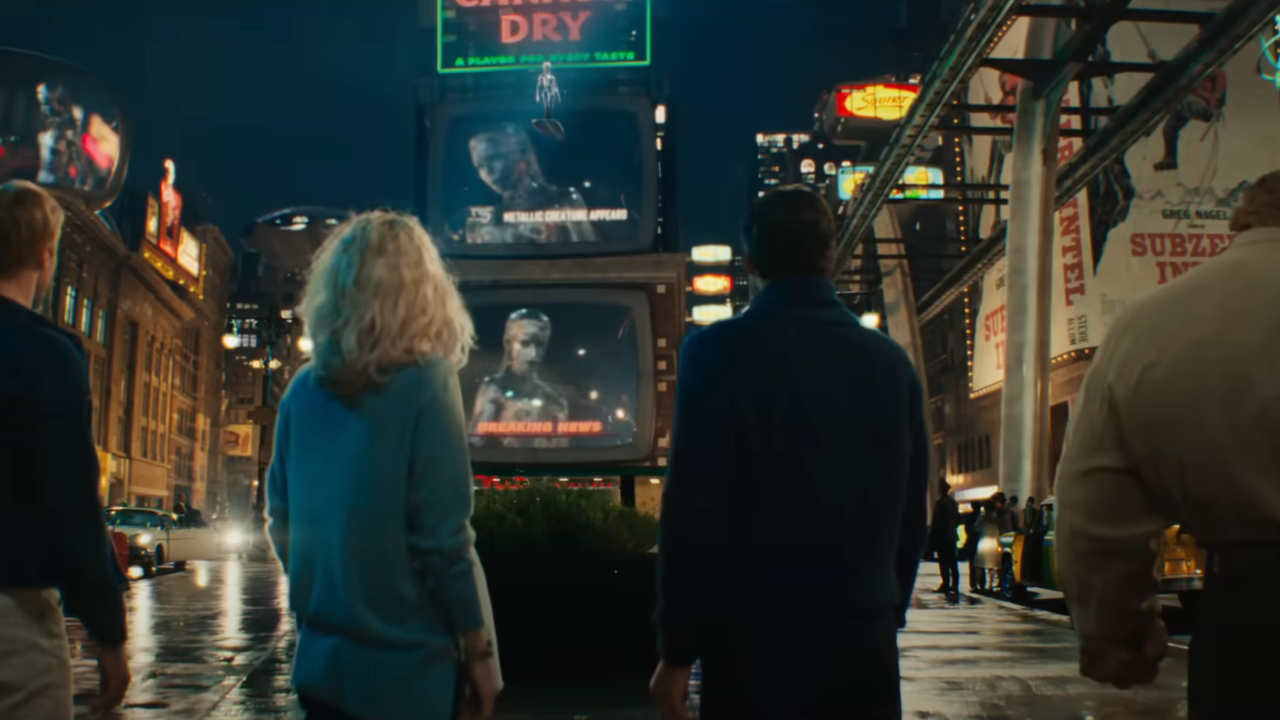 Fantastiskais četru stends Times Square skatās uz Šalla Bal fantastiskajā četriniekā: pirmie soļi.