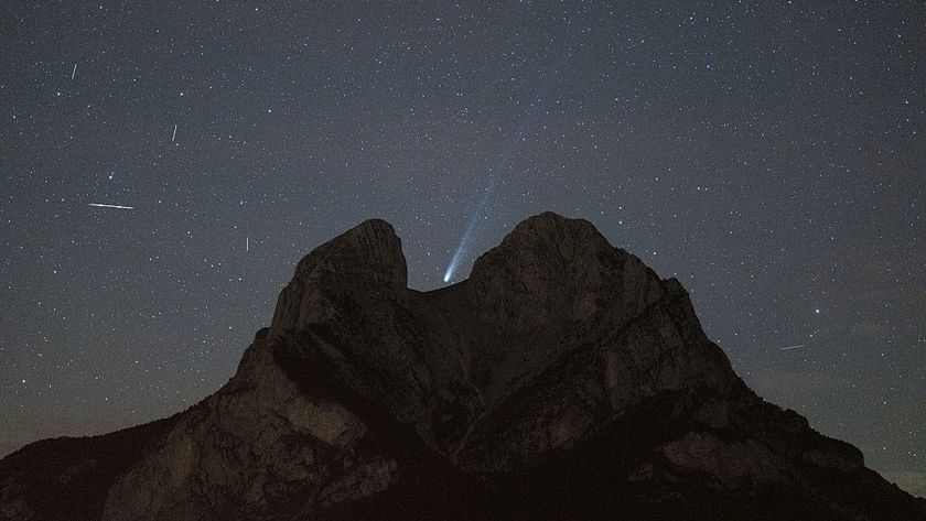 PEDRAFORCA, SPAIN - OCTOBER 24: The comet C/2019 U6 (Lemmon), discovered on October 31, 2019, from the Mount Lemmon Observatory in Arizona, streaks across the night sky behind Pedraforca mountain in the Bergueda region in Spain on October 24, 2025. The comet, composed mainly of ice and dust, was named after the observatory where it was first detected, part of the Catalina Sky Survey program dedicated to tracking near-Earth objects. Pedraforca, located within the Cadi-Moixero Natural Park, is one of Spain&#039;s most iconic mountains, recognized for its distinctive double peak and symbolic importance to Catalan mountaineering. (Photo by Lorena Sopena/Anadolu via Getty Images)
