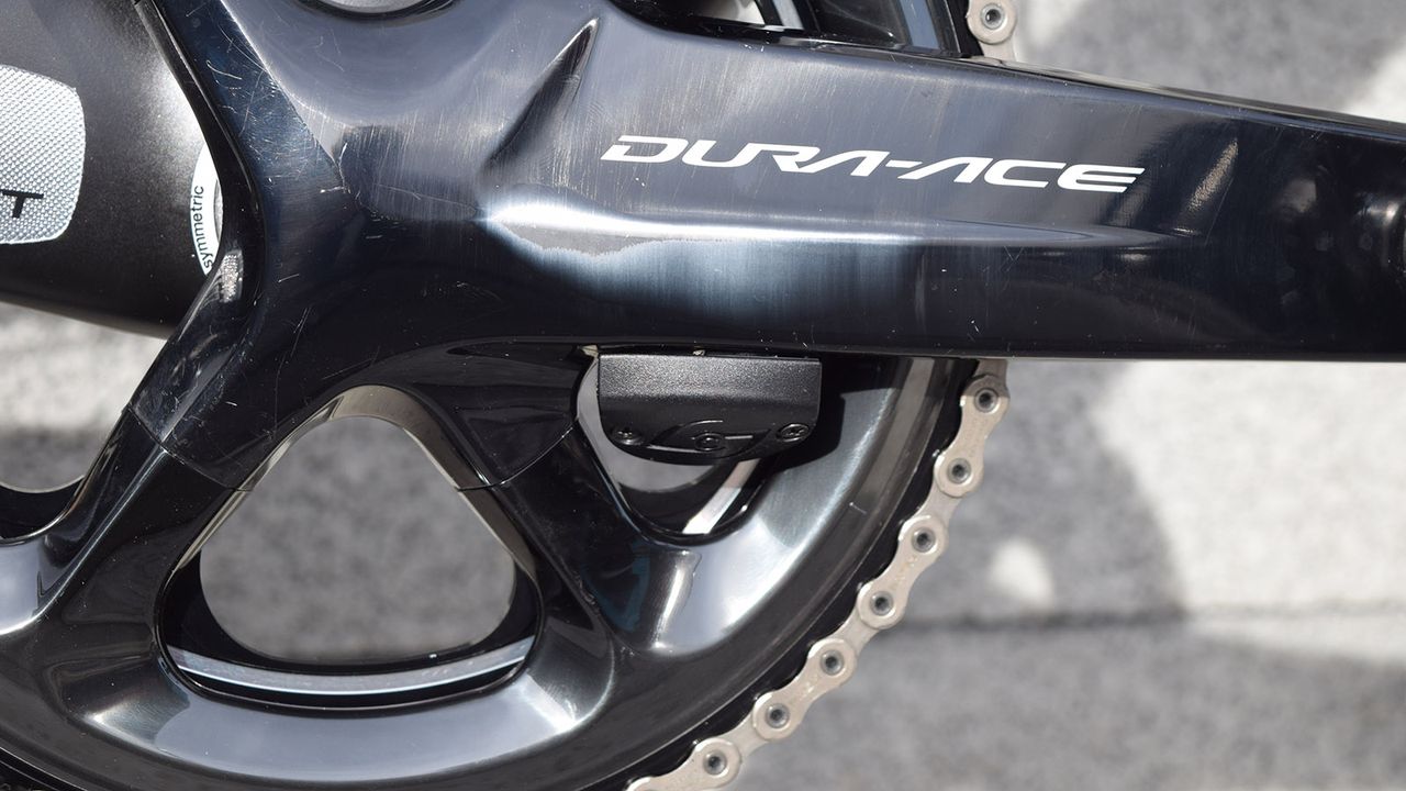 As with the majority of Team Sky riders this season, Thomas' bike is equipped with a Stages power meter, the team also has the option of using Shimano