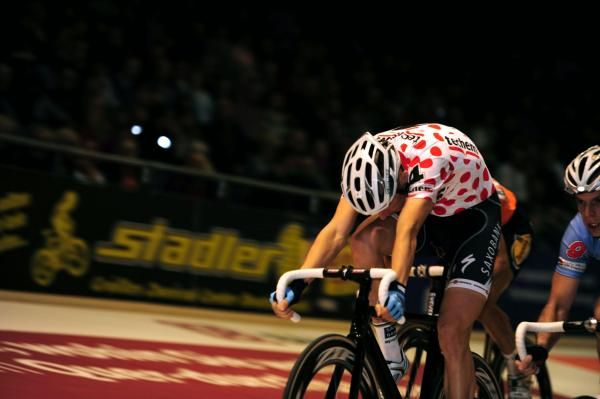 Morkov sprints for the the line.