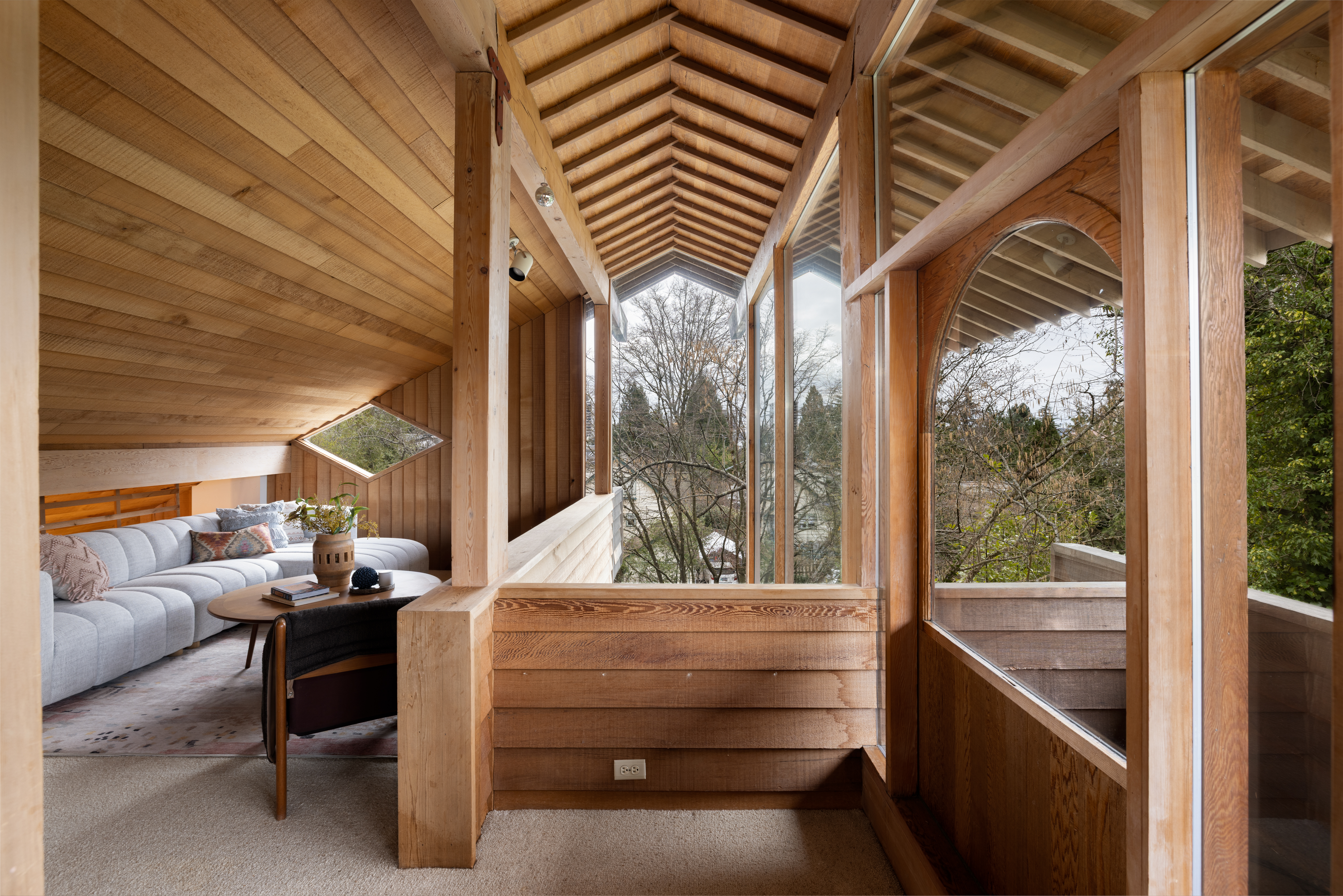 M&amp;uuml;dry House, a modernist timber residence in West Vancouver