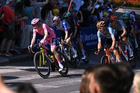 MILAN, ITALY - MAY 24: Jonas Vingegaard of Denmark and Team Visma | Lease a Bike - Pink Leader Jersey competes during the 109th Giro d'Italia 2026, Stage 15 a 157km stage from Voghera to Milan / #UCIWT / on May 24, 2026 in Milan, Italy. (Photo by Dario Belingheri/Getty Images)