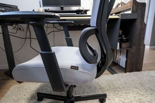 A side view of the lumbar support on the ProtoArc EC100 office chair