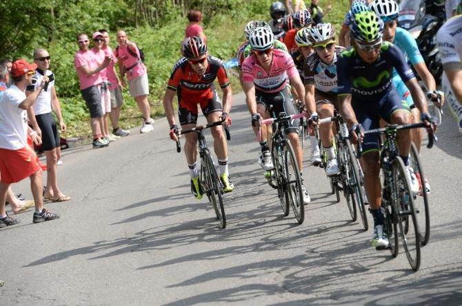 Cadel Evans (BMC) watches his main GC rivals on stage 15 of the Giro d'Italia