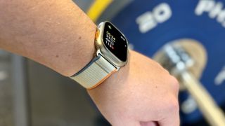 Apple Watch Ultra 2 weightlifting