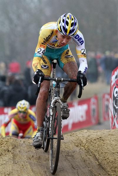 Rom Meeusen on his way to third place in the U23 men.
