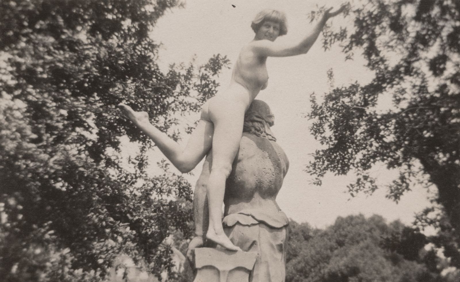 nude woman on statue