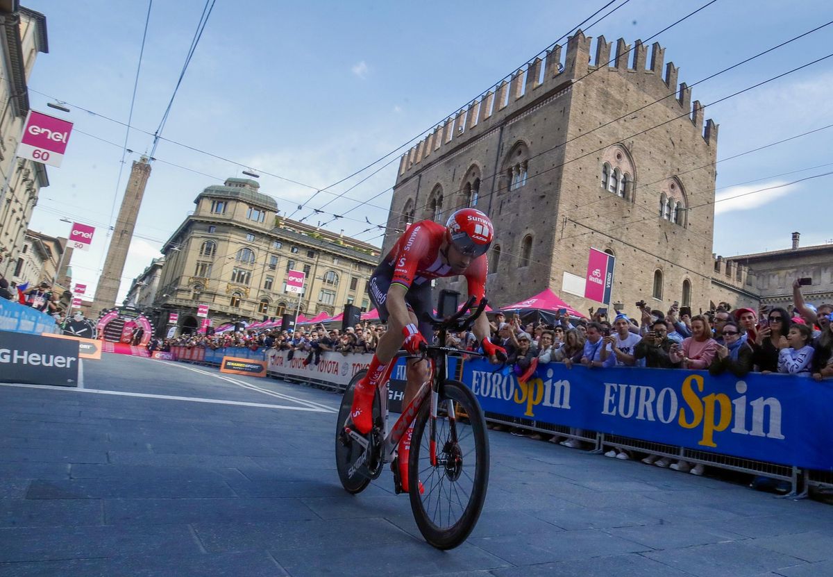Tom Dumoulin (Team Sunweb) was the first rider away