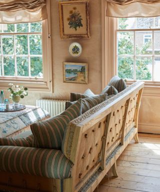 Shabby chic pink living room