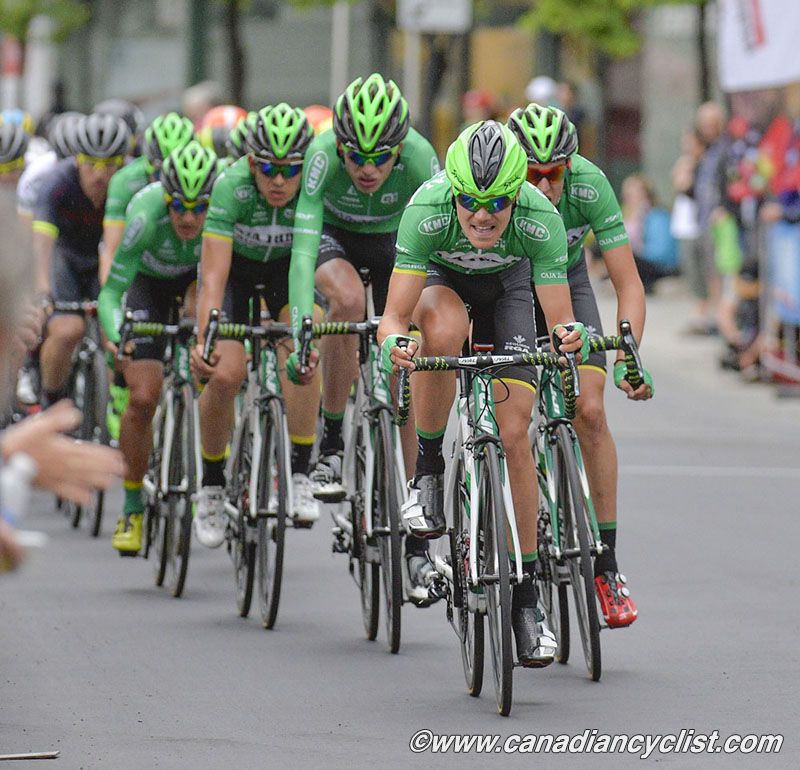 Caja Rural-Seguros RGA lead the bunch at the Tour de Beauce.
