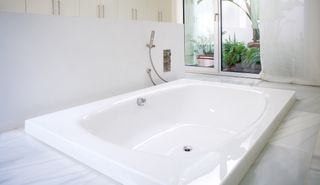 Bathtub