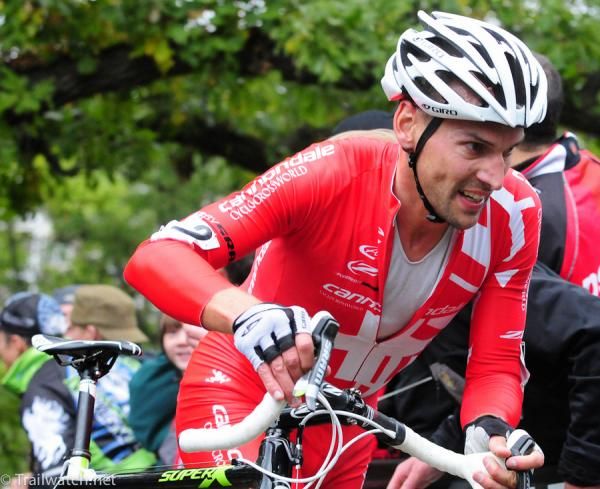 Christian Heule (Cannnondale p/b Cyclocrossworld.com) on the run-up