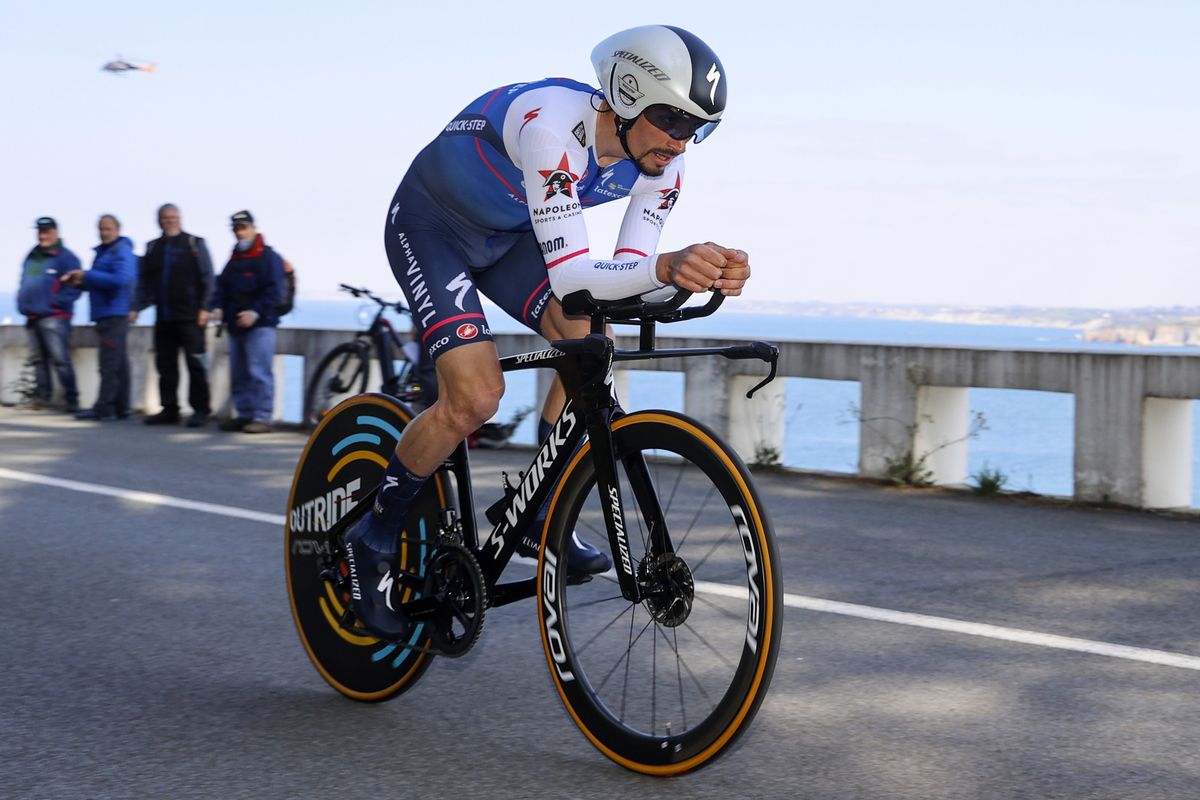 Itzulia Basque Country 2022 - 61st Edition - 1st stage Hondarribia - Hondarribia 7,5 km - 04/04/2022 - Julian Alaphilippe (FRA - Quick-Step Alpha Vinyl Team) - photo Luis Angel Gomez/SprintCyclingAgency&Acirc;&copy;2022