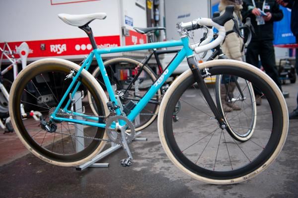 Japanese champion, Takenouchi Yu's hand made bike "Toyo frame"