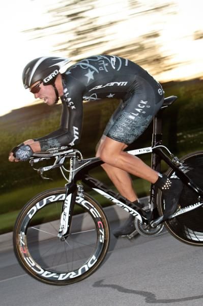 Roman Van Uden (Pure Black) putting in his good ride for second place.