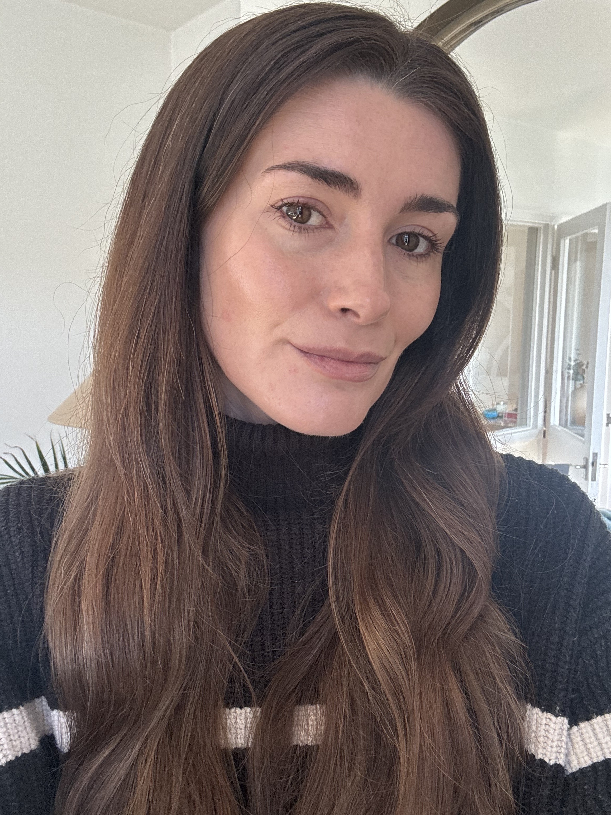 Eleanor before testing the Silk'n LED EMS Face Mask