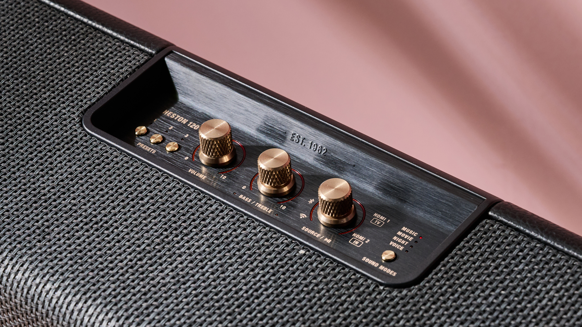 Knobs on top of the Marshall Heston 120