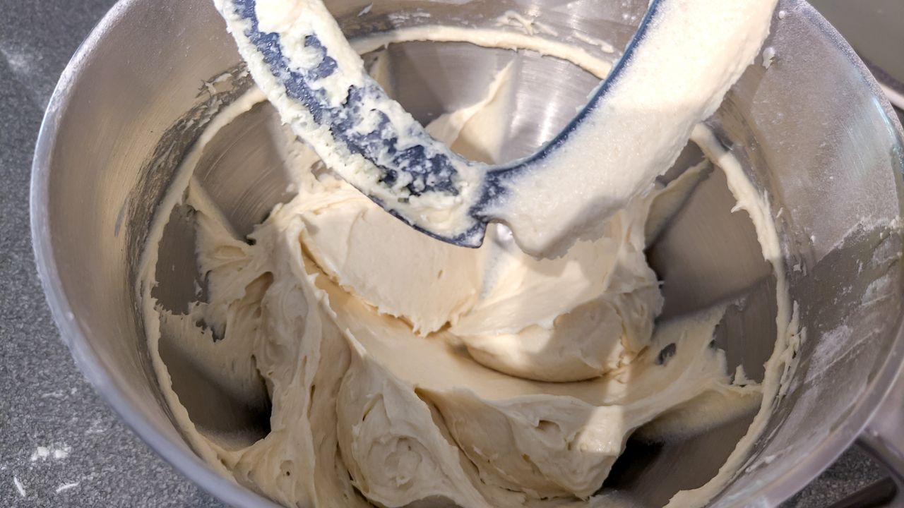 KitchenAid Artisan Plus stand mixer review