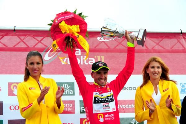 Juan Jose Cobo (Geox-TMC) on the podium and in red