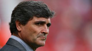 MIDDLESBROUGH, UNITED KINGDOM - NOVEMBER 03: Juande Ramos the manager of Tottenham Hotspur looks on before the Barclays Premier League match between Middlesbrough and Tottenham Hotspur at the Riverside Stadium on November 3, 2007 in Middlesbrough, England. (Photo by Alex Livesey/Getty Images)