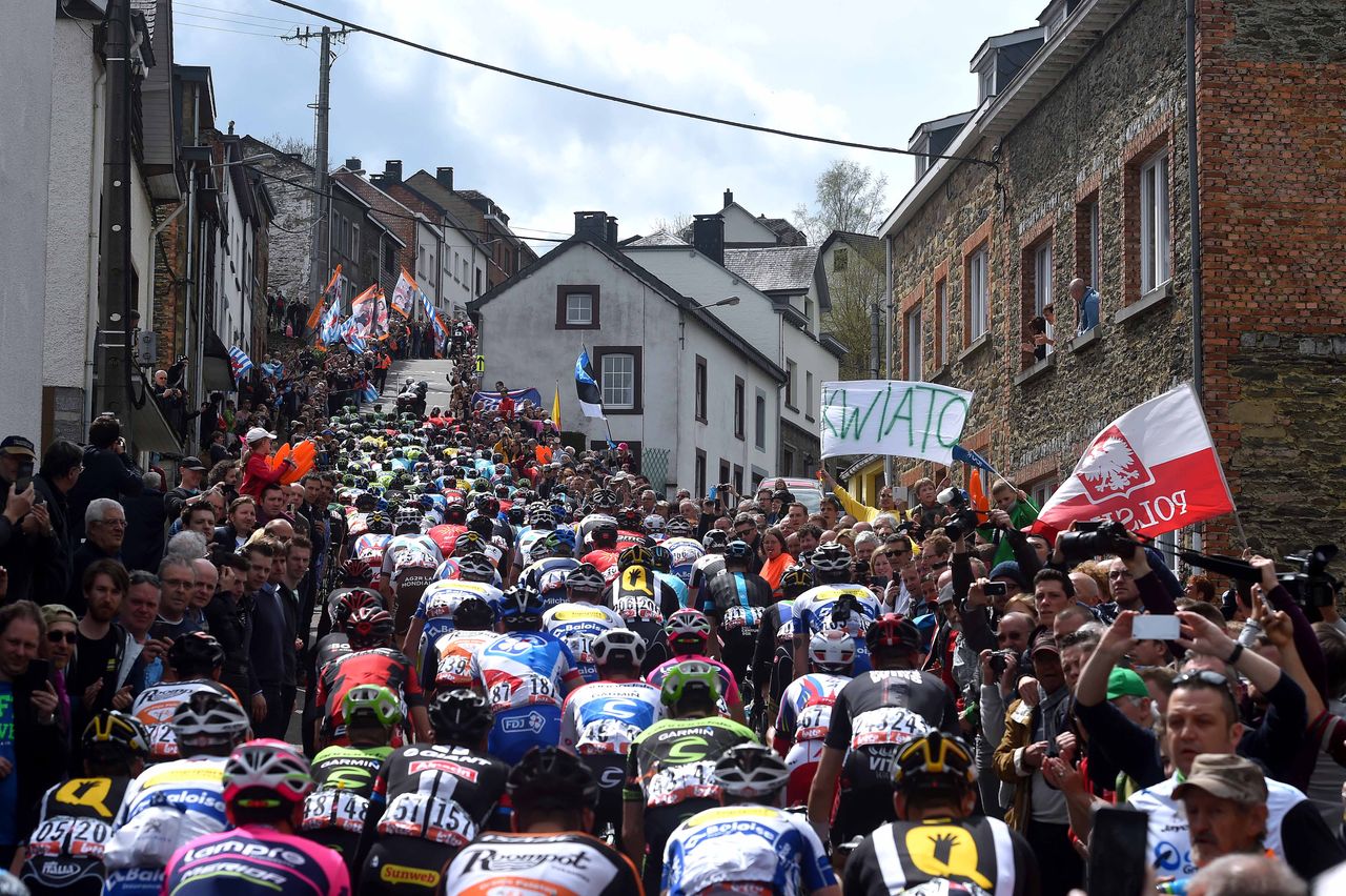 The riders at the the base of the C&ocirc;te de Saint Roch