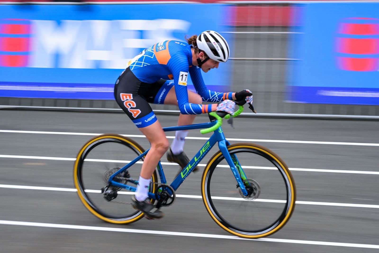 Jacob Hines finaliza 20º entre los jóvenes en Heusden-Zolder